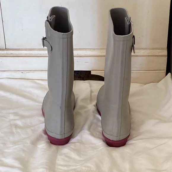 Rain Boots Size 9 - Picture 5 of 6